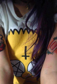 女生school手臂彩绘纹身图案