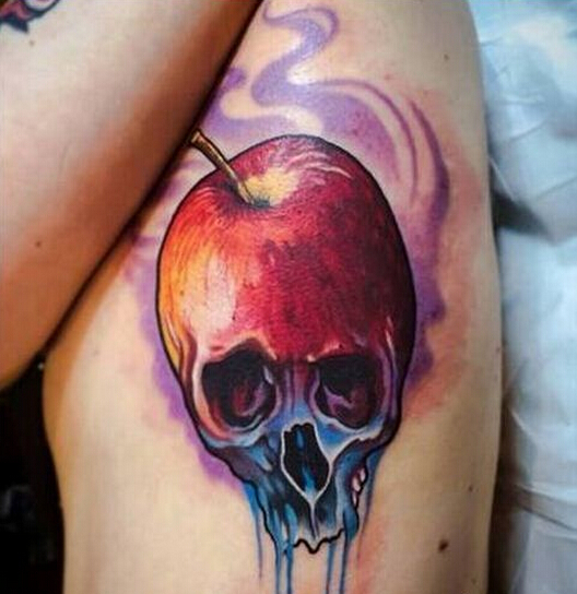 点击大图看下一张：个性彩色苹果骷髅结合纹身图案