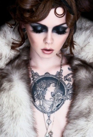 性感美女胸部希腊女神像纹身图案