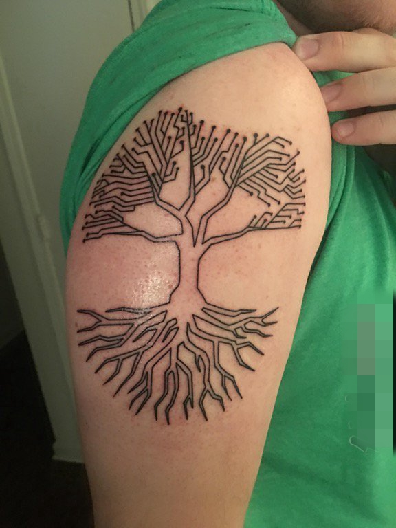 点击大图看下一张：手臂上黑白灰风格抽象线条植物素材生命树纹身图片