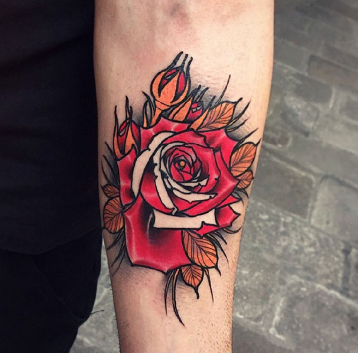 点击大图看下一张：手臂火红玫瑰纹身图案