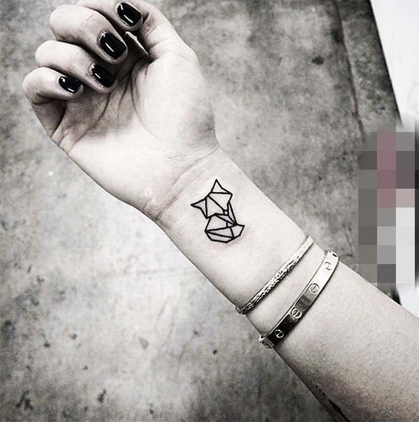 点击大图看下一张:15款可爱黑白灰风格动物纹身图案大全