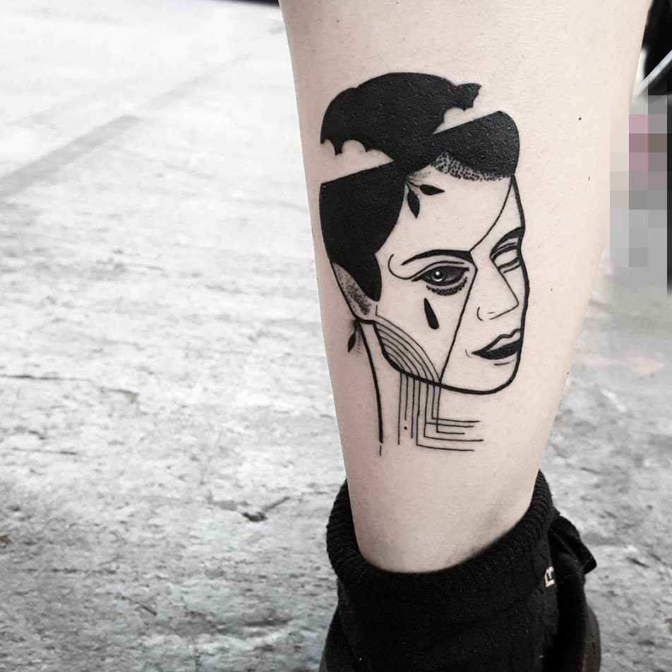 点击大图看下一张：黑白点刺技巧抽象线条人物肖像纹身图案