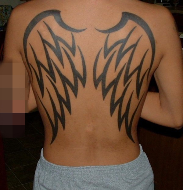 点击大图看下一张：黑白个性的简单线条天使翅膀纹身图案