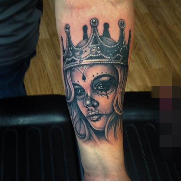 点击大图看下一张：一组关于霸气女王的人物肖像纹身图案