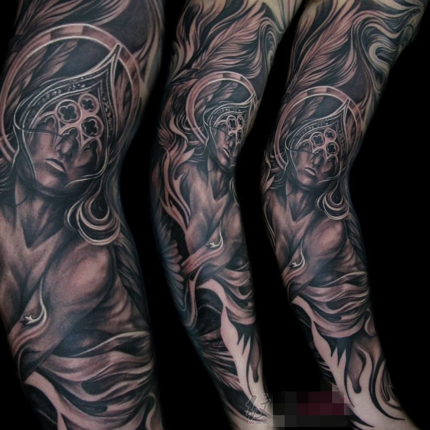 点击大图看下一张:超现实主义黑白点刺技巧人物肖像纹身图案