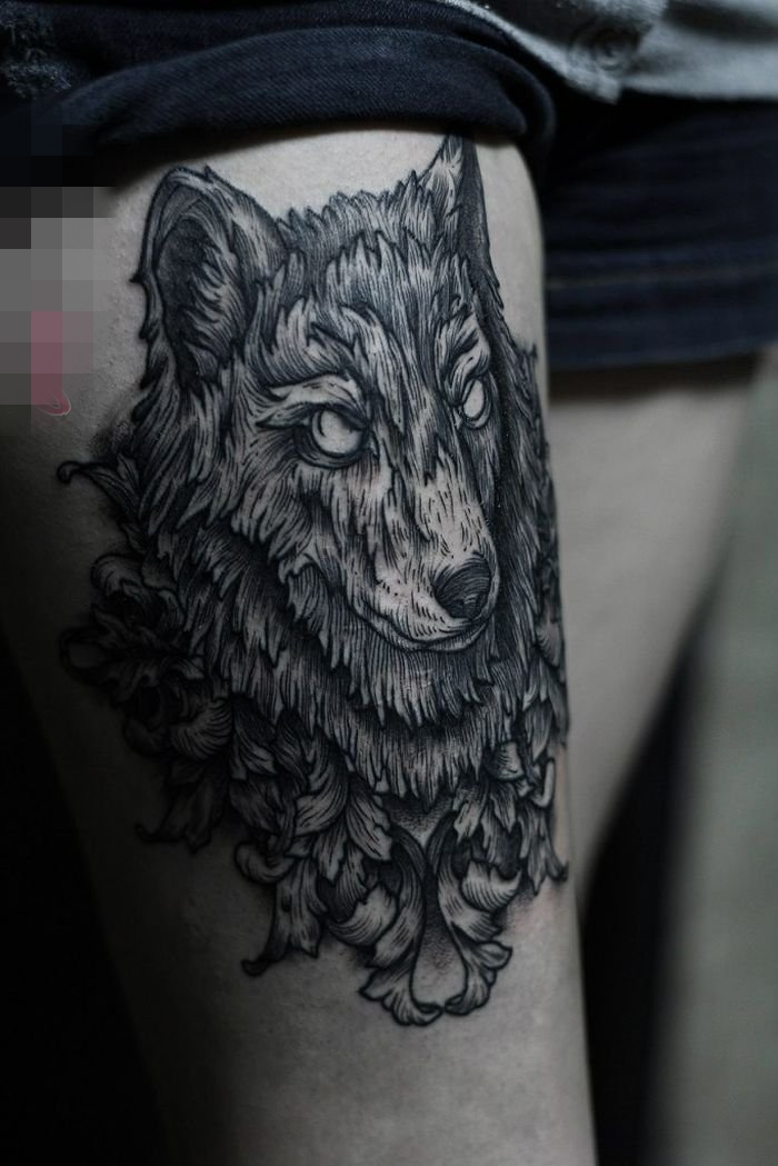 点击大图看下一张：黑白动物抽象线条点刺技巧狼纹身图案