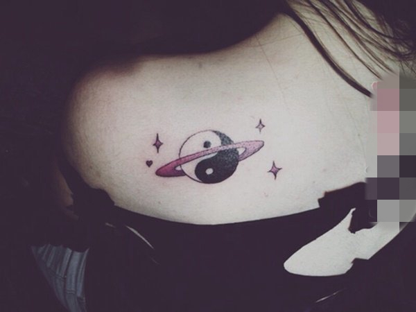 点击大图看下一张:黑白线条轮廓阴阳纹身图案