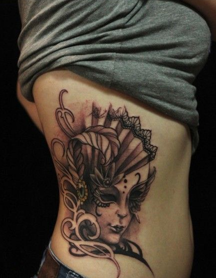 点击大图看下一张：侧肋威尼斯性感女郎纹身图案