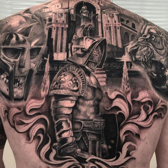 点击大图看下一张：满背骷髅与圣骑士霸气纹身图案
