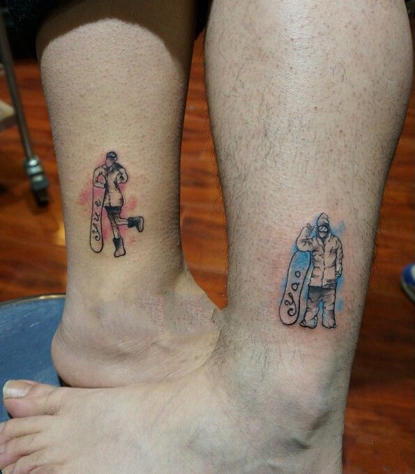 点击大图看下一张：情侣脚踝滑雪肖像彩绘纹身图案