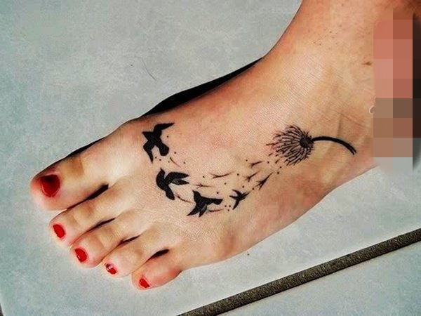 点击大图看下一张：黑白素描技巧动物小鸟小燕子纹身图案