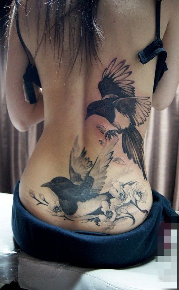 点击大图看下一张：一组女生腰上创意个性唯美纹身图案