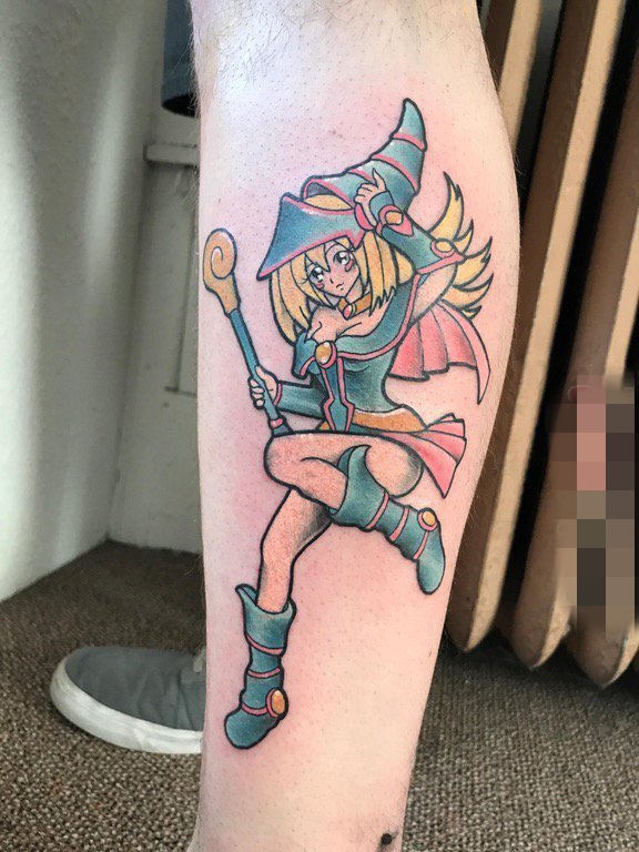 点击大图看下一张：女生手臂上彩绘动漫卡通小精灵女孩纹身图片