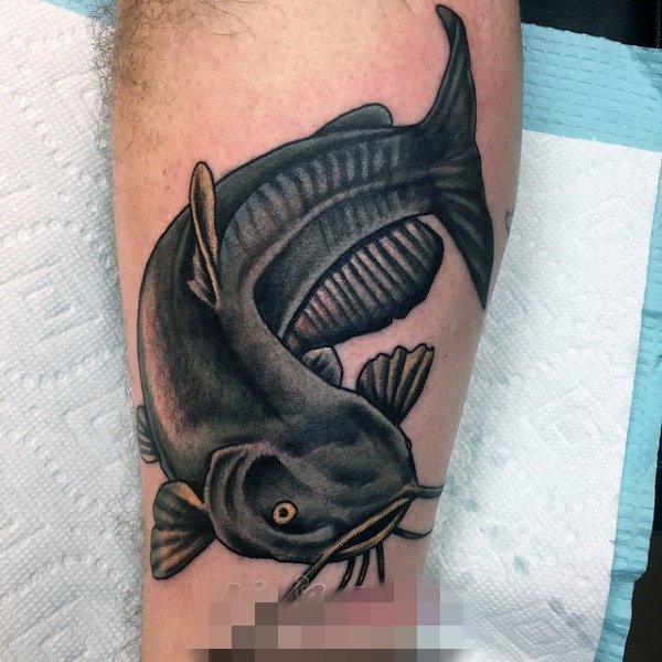 点击大图看下一张：多款个性小动物抽象线条鲶鱼纹身图案