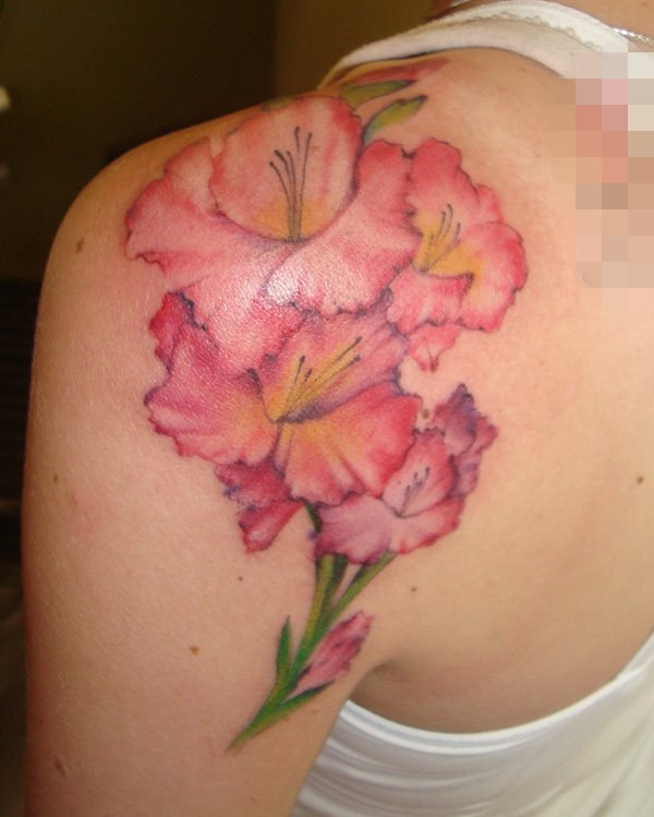 点击大图看下一张：一组关于花朵文艺小清新唯美纹身图案