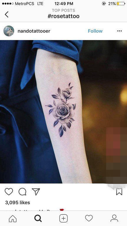 点击大图看下一张：女生手臂上黑色素描文艺小清新唯美花朵纹身图案