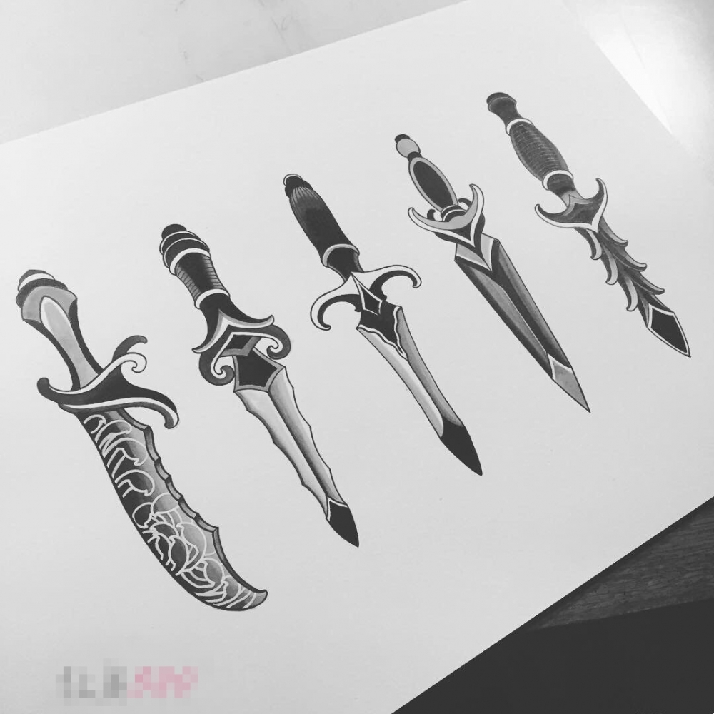 点击大图看下一张：黑色素描创意个性一组匕首霸气纹身手稿