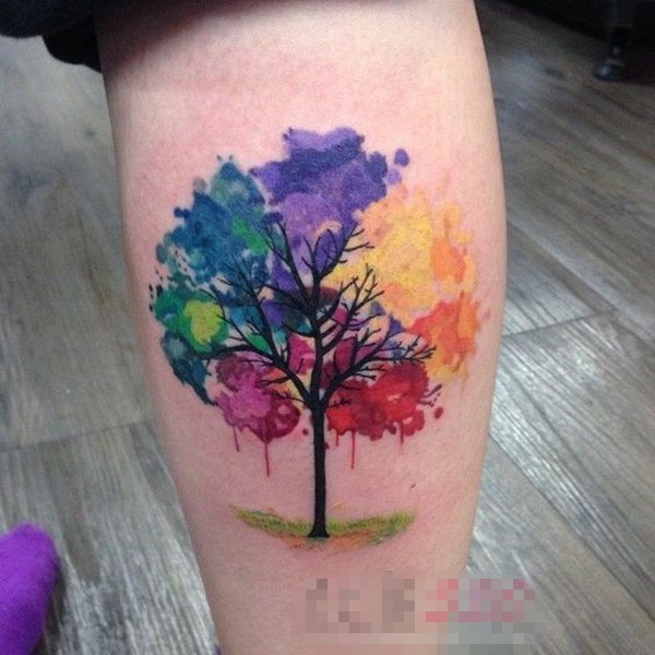 点击大图看下一张：女生小腿上彩绘水彩七彩泼墨树纹身图片