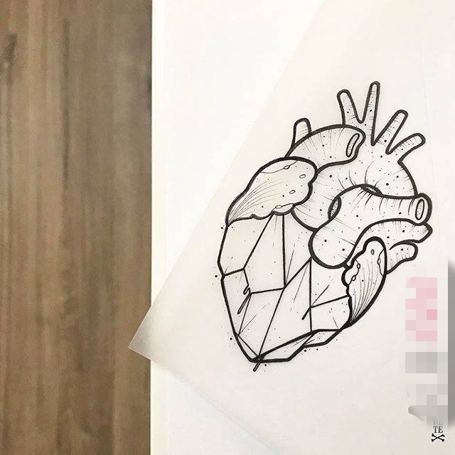 点击大图看下一张：黑色线条素描创意个性心脏纹身手稿