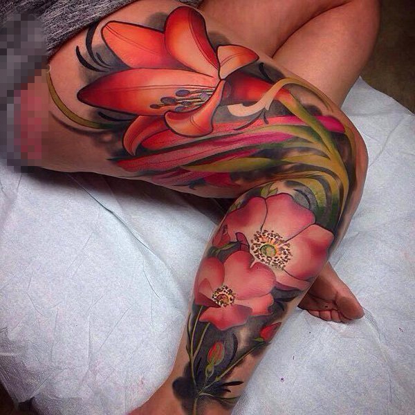 点击大图看下一张：女生腿部彩绘水彩创意个性唯美花朵纹身图片