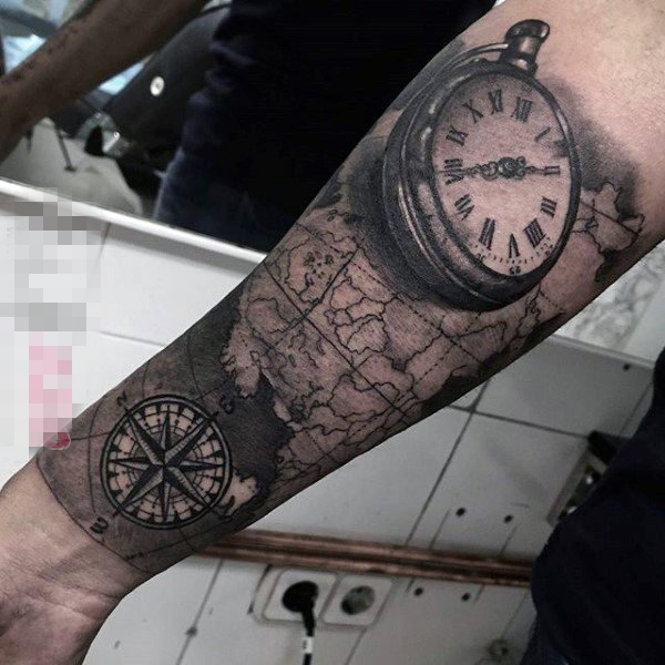 点击大图看下一张：男生手臂上黑色素描点刺技巧创意钟表纹身图案