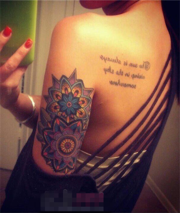 点击大图看下一张：女生手臂上彩绘水彩创意梵花花纹纹身图片