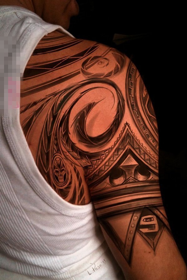 点击大图看下一张：男生手臂上黑色线条素描几何元素霸气花臂纹身图片