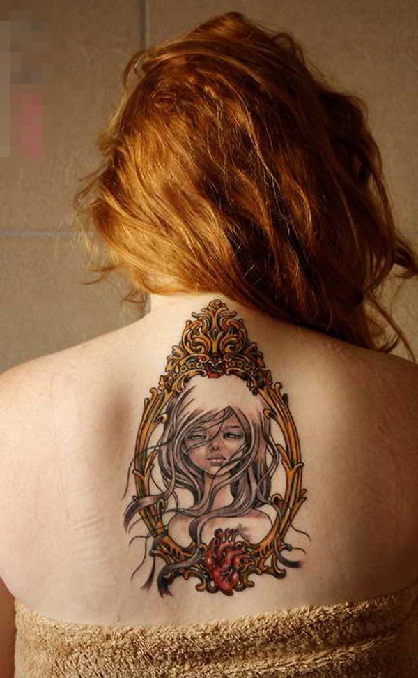点击大图看下一张：女生后背上彩绘花朵花边人物肖像女生纹身图片