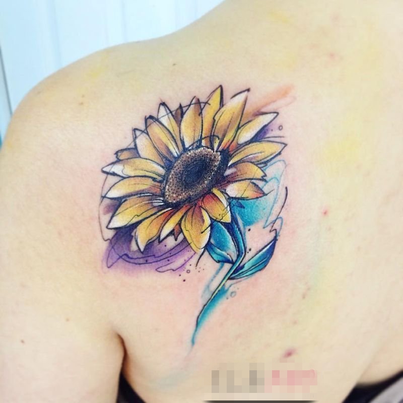 点击大图看下一张：女生背部彩绘水彩素描唯美向日葵纹身图片