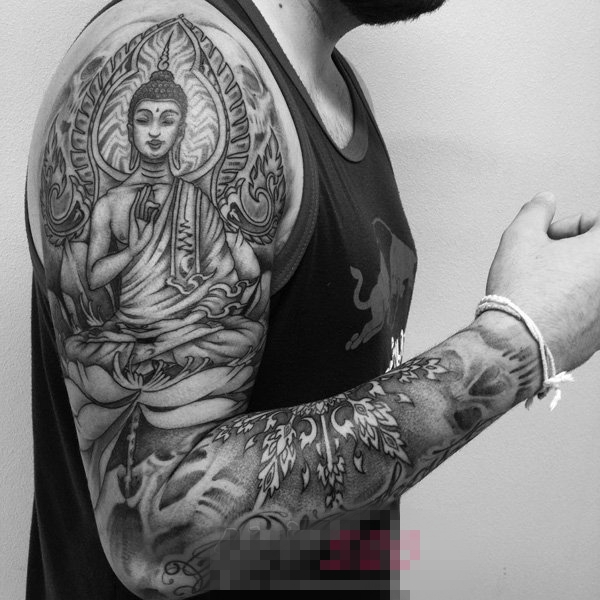 点击大图看下一张：多款关于宗教普度众生的黑色点刺佛像纹身图案