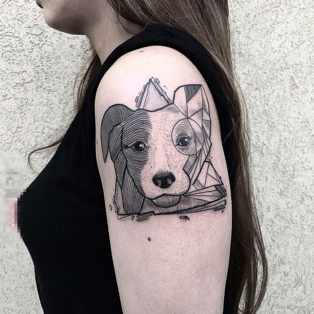 点击大图看下一张：女生手臂上黑灰素描创意狗头纹身图片