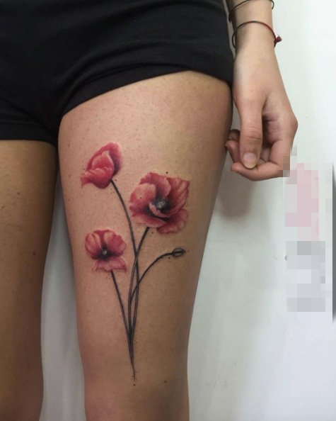 点击大图看下一张：女生大腿上彩绘渐变小清新植物文艺花朵纹身图片