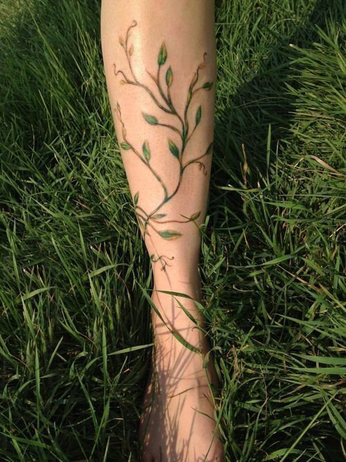 点击大图看下一张：多款关于弯弯的黑色抽象线条植物藤纹身图案