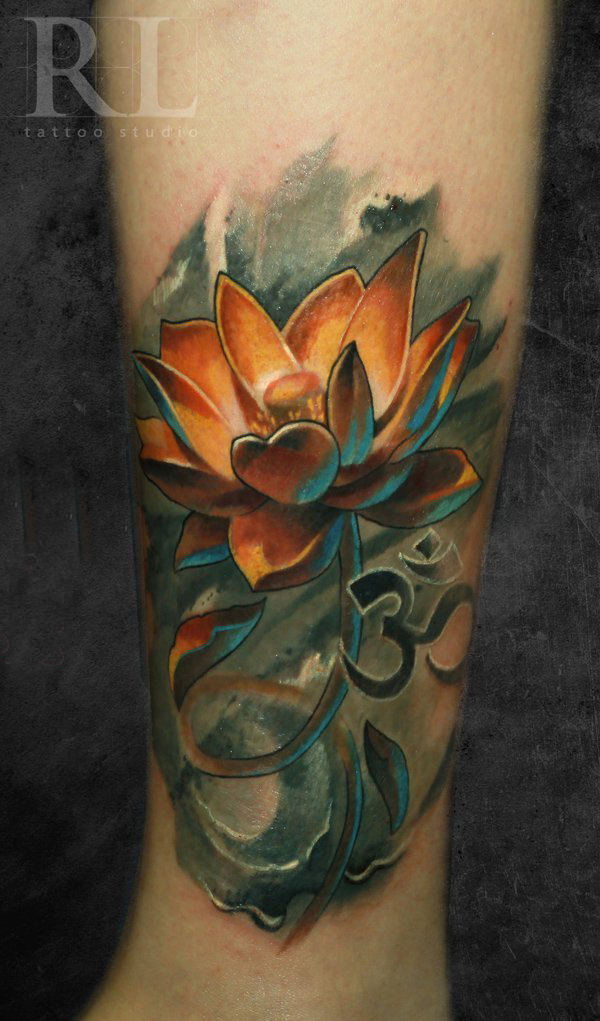 点击大图看下一张：女生小腿上彩绘植物创意佛教莲花纹身图片