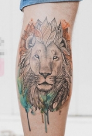 男生小腿上彩绘点刺简单线条小动物狮子纹身图片
