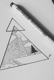 黑色线条素描创意三角形风景纹身手稿