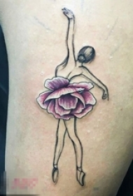 女生大腿上黑色线条女生彩绘3d花朵裙子纹身图片