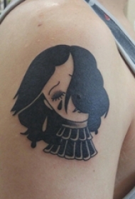 女生手臂上黑灰素描创意抽象女生人物纹身图片