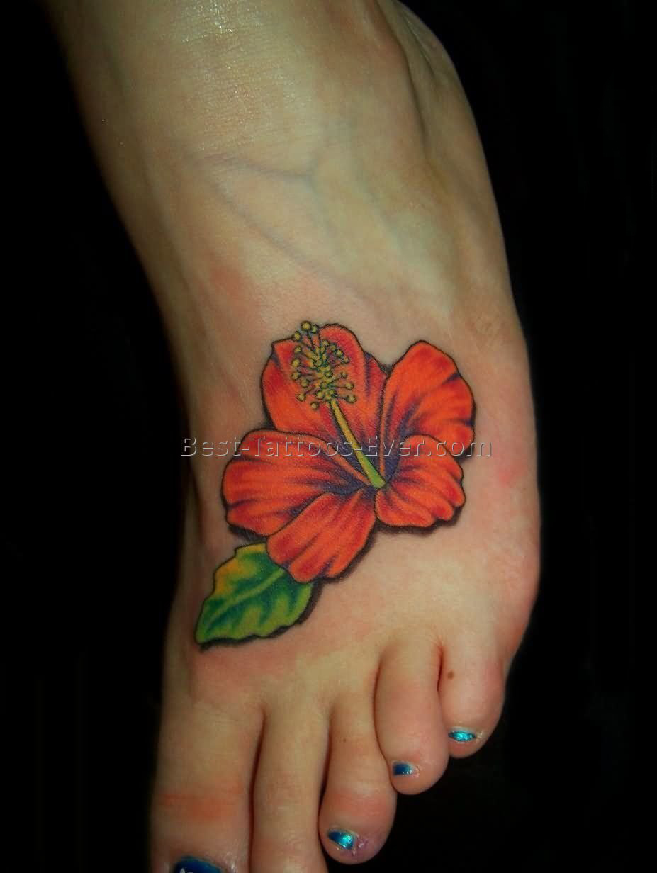 点击大图看下一张：女生脚背上彩绘水彩素描唯美花朵纹身图片