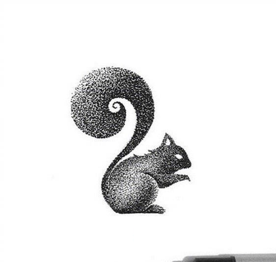 点击大图看下一张：黑灰素描点刺技巧创意可爱松鼠纹身手稿