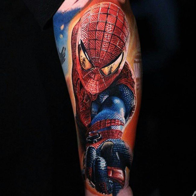 点击大图看下一张：男生手臂上彩绘水彩素描创意霸气蜘蛛侠纹身图片