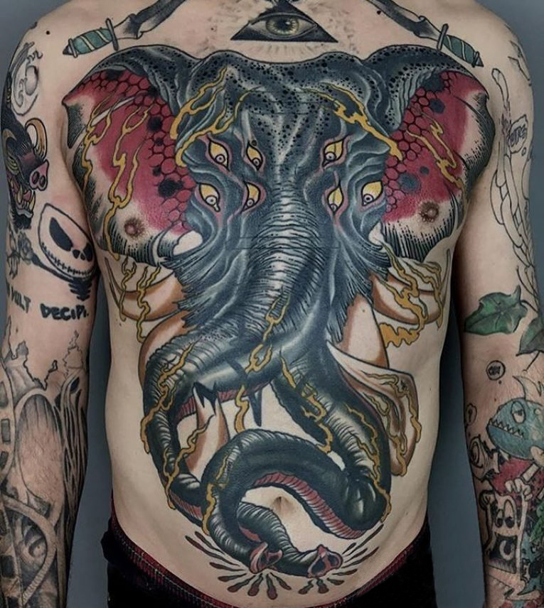 点击大图看下一张：男生腹部彩绘水彩创意大象大面积纹身图片
