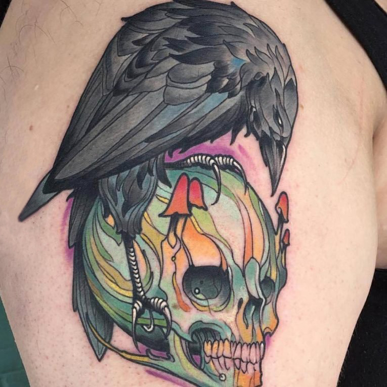 点击大图看下一张：男生手臂上彩绘水彩素描创意恐怖骷髅霸气老鹰纹身图片