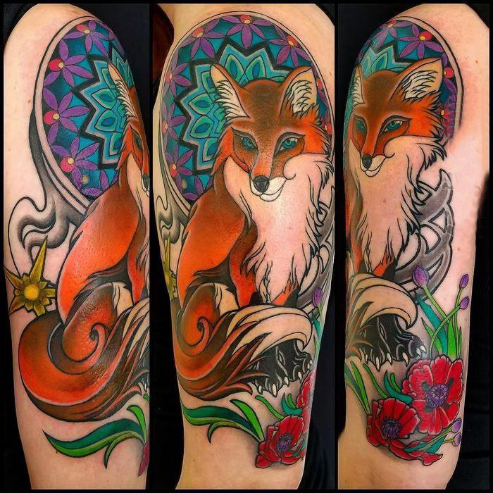 点击大图看下一张：男生手臂上彩绘水彩素描创意可爱狐狸纹身图片
