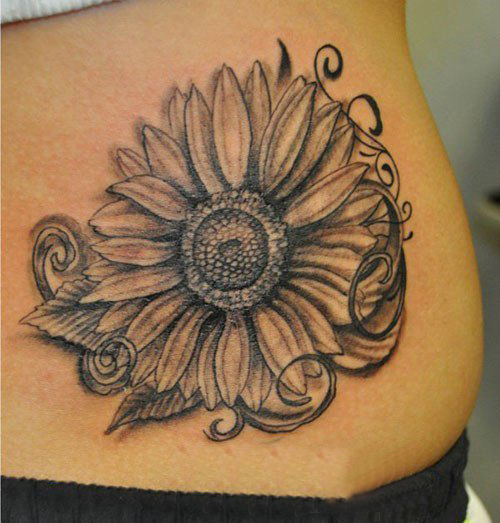 点击大图看下一张：女生背部黑灰素描点刺技巧创意唯美向日葵纹身图片
