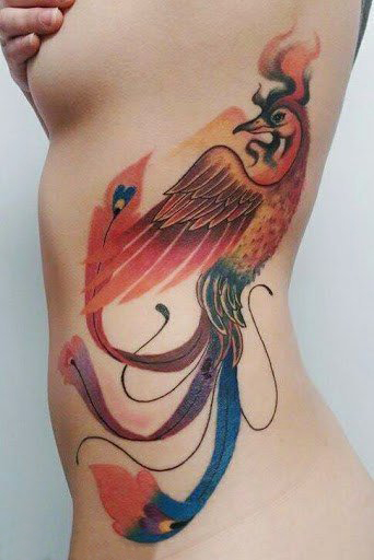 点击大图看下一张：女生侧腰上彩绘水彩素描创意霸气精致凤凰纹身图片