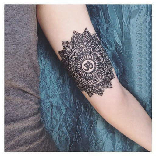 点击大图看下一张：多款黑灰素描点刺技巧创意精致唯美梵花花纹纹身图案
