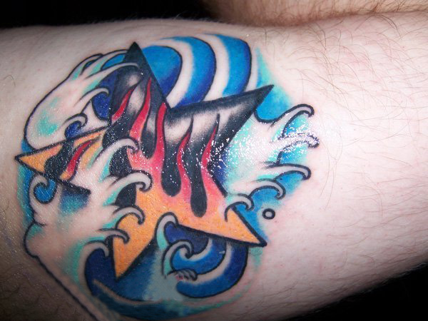 点击大图看下一张：男生手臂上彩绘水彩素描创意文艺精美星星纹身图片