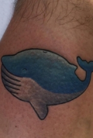 男生小腿上彩绘简单线条小动物卡通鲸鱼纹身图片